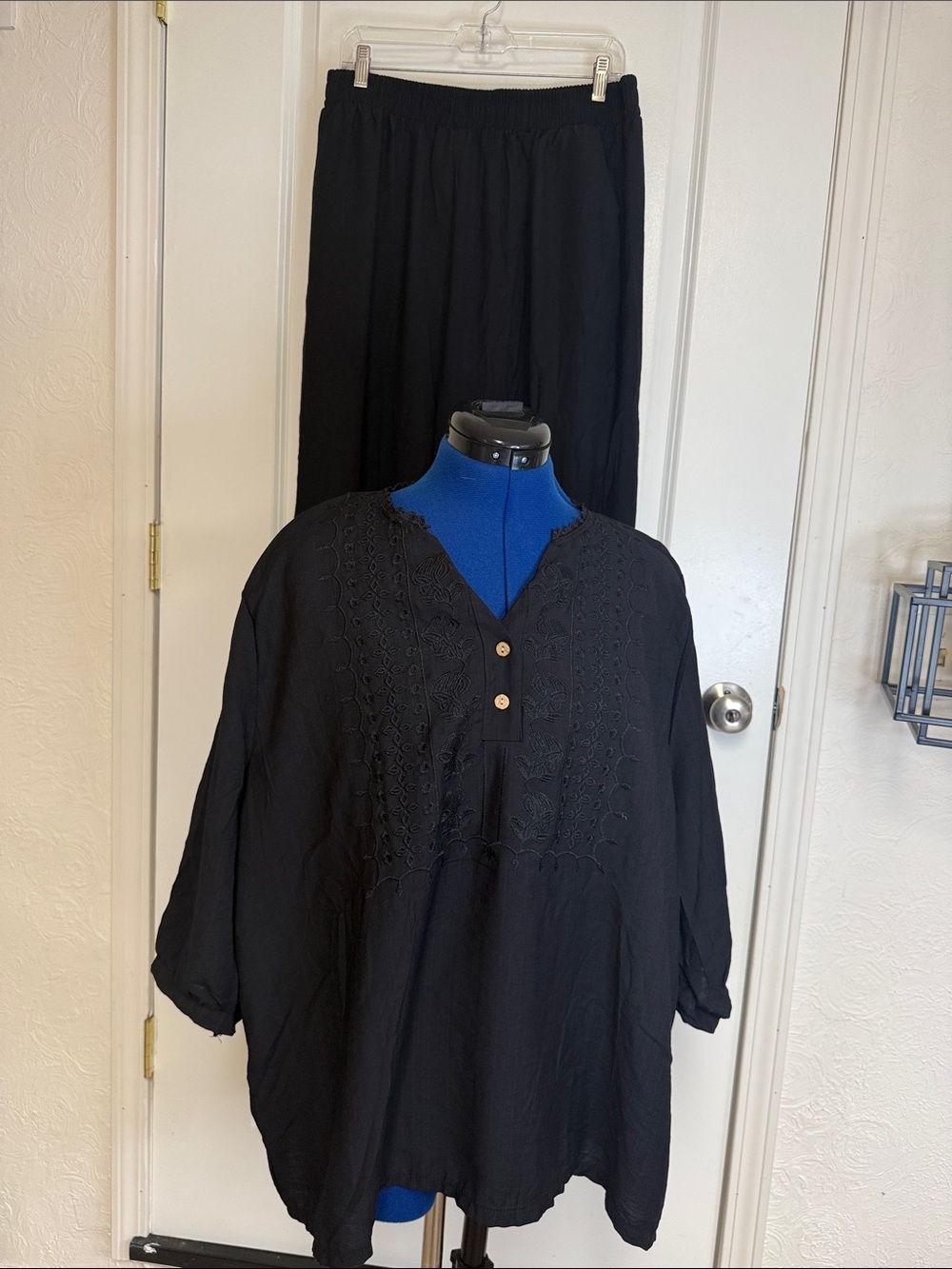 Amazon Black Embroidered Button-Front Tunic and Pants Set